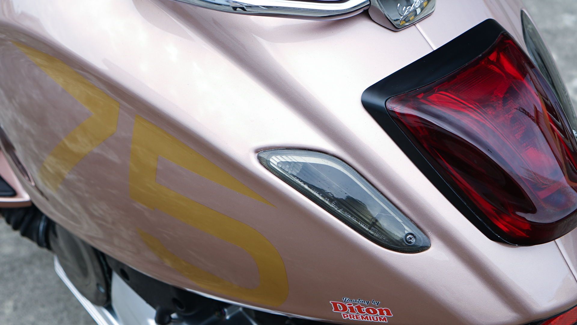 Bukan Hanya HP, Motor Kamu Juga Bisa Direpaint dengan Warna ROSE GOLD dari Diton Premium